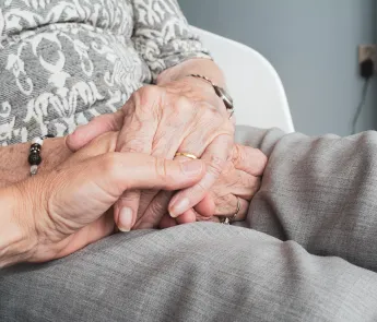 Aide relationnelle et sociale Hapydom services à domicile